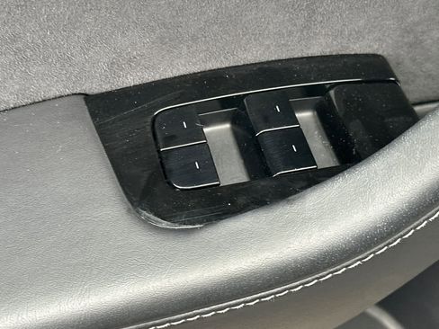 Used 2018 Tesla Model 3 Long Range image 13