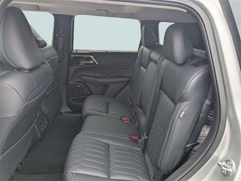 New 2025 Mitsubishi Outlander SEL image 12