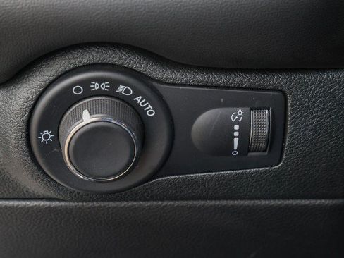 Used 2024 Dodge Durango GT RWD image 25