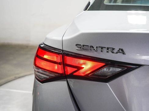 Used 2021 Nissan Sentra SV image 11