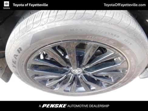 Used 2023 Toyota Highlander XSE image 8