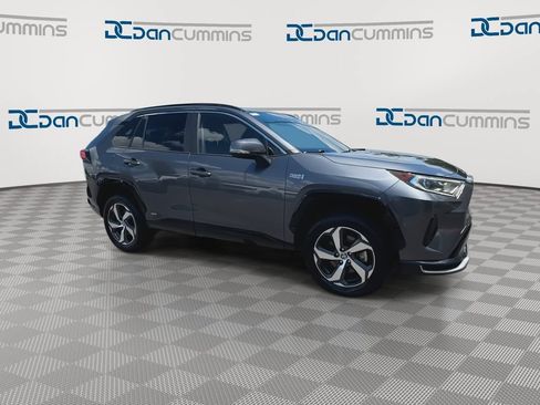 Used 2021 Toyota RAV4 SE AWD/4WD image 2