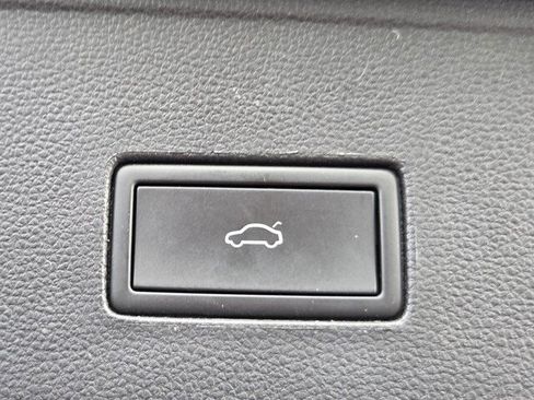Certified 2023 Volkswagen Atlas Cross Sport SE AWD/4WD image 14