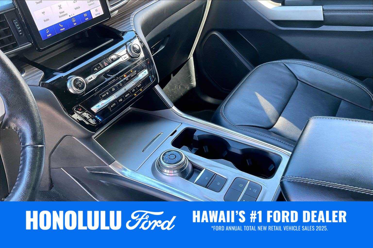 Used 2022 Ford Explorer Limited w/ Equipment Group 301A RWD image 16