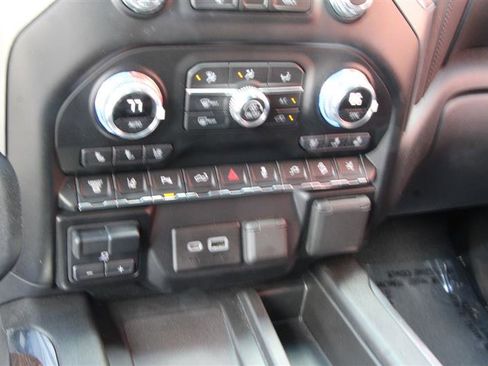 Used 2021 GMC Sierra 3500 Denali w/ Denali Ultimate Package image 21