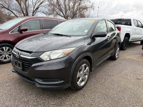 Used 2017 Honda HR-V LX image 7