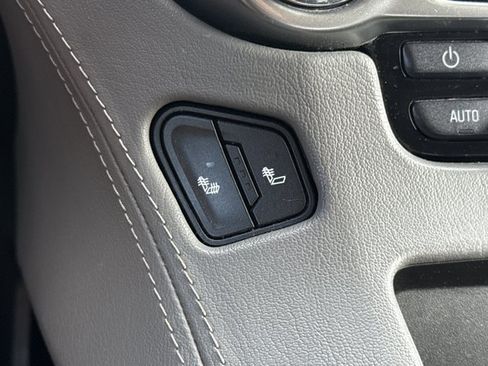 Used 2019 Chevrolet Suburban LT AWD/4WD image 21