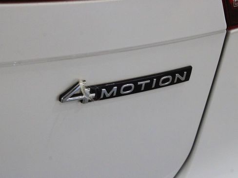 Used 2022 Volkswagen Tiguan SE image 39