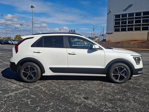 New 2025 Kia Niro EX w/ EX Cold Weather Package image 9