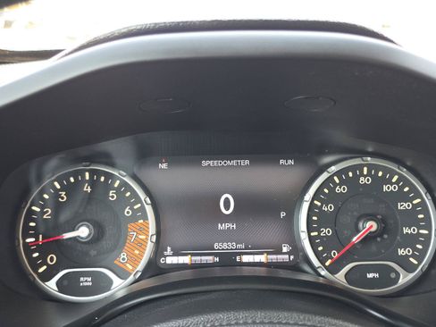 Used 2019 Jeep Renegade Limited AWD/4WD image 24