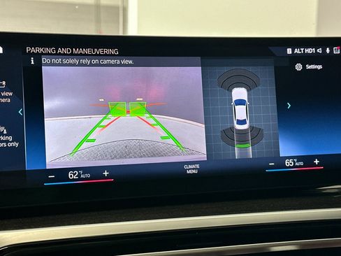 Certified 2023 BMW 330i Sedan w/ M Sport Package RWD image 23