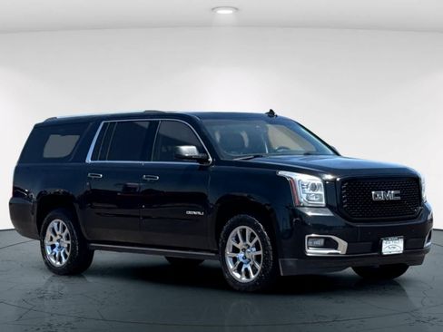 Used 2017 GMC Yukon XL Denali w/ Open Road Package AWD/4WD image 5