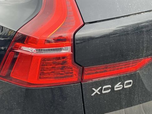 Used 2019 Volvo XC60 T5 Inscription w/ Protection Package Premier image 10