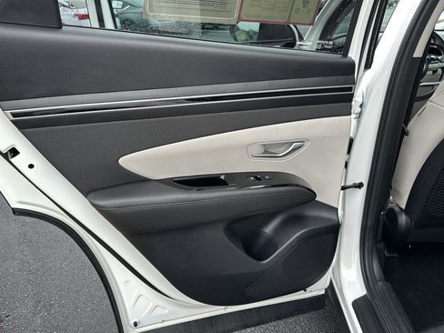 Used 2024 Hyundai Tucson Limited image 15