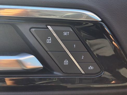 Used 2025 Chevrolet Tahoe LT image 11