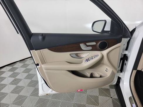 Certified 2022 Mercedes-Benz GLC 300 4MATIC image 25