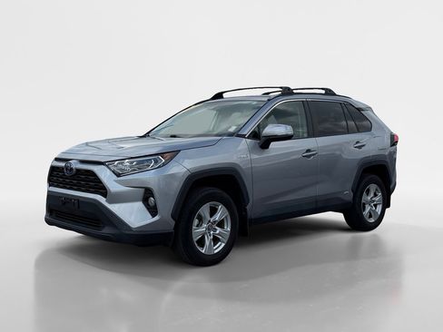 Used 2021 Toyota RAV4 XLE w/ Convenience Package AWD/4WD image 9