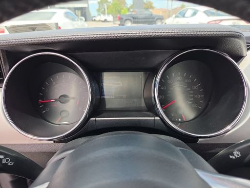 Used 2015 Ford Mustang GT Premium RWD image 28