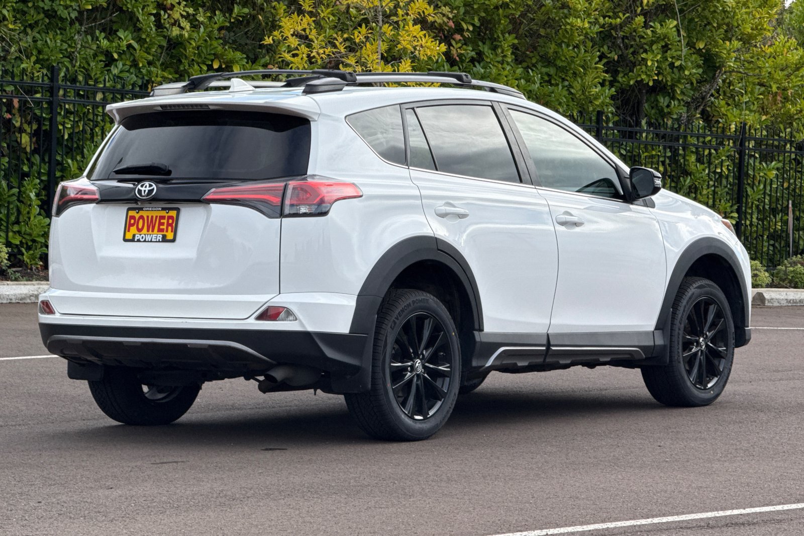Used 2018 Toyota RAV4 Adventure FWD image 4