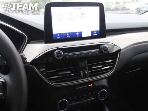 Used 2022 Ford Escape SEL image 16