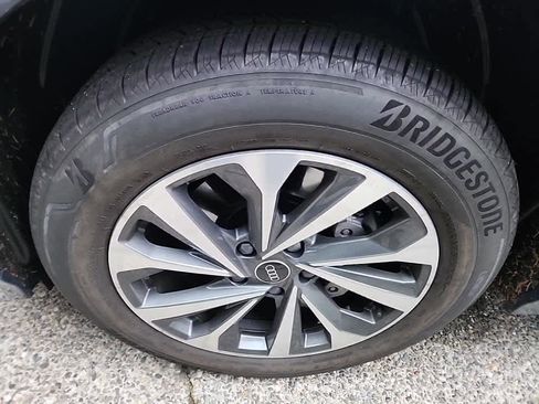 Used 2025 Audi Q6 e-tron Premium Plus w/ Premium Plus image 4