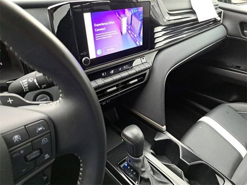 Used 2025 Toyota Camry XSE image 13