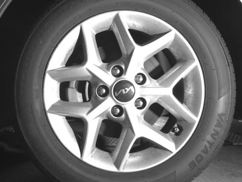 Used 2025 Kia Soul LX w/ LX Technology Package FWD image 12