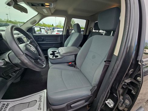 Used 2017 RAM 1500 Express AWD/4WD image 3