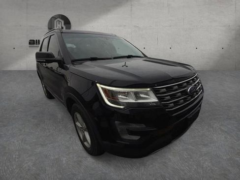 Used 2016 Ford Explorer XLT w/ Equipment Group 202A AWD/4WD image 2