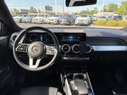 Used 2022 Mercedes-Benz GLB 250 4MATIC image 34
