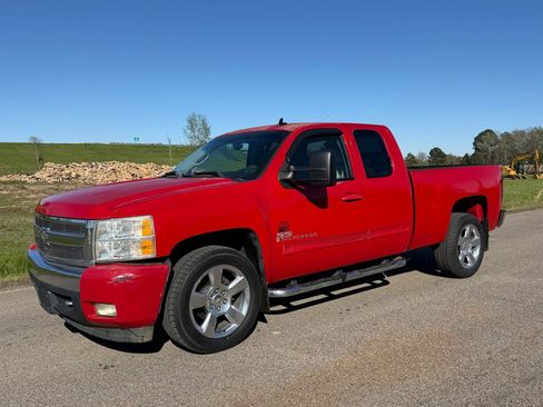 Used 2007 Chevrolet Silverado 1500 LT w/ South Central Value Package image 1