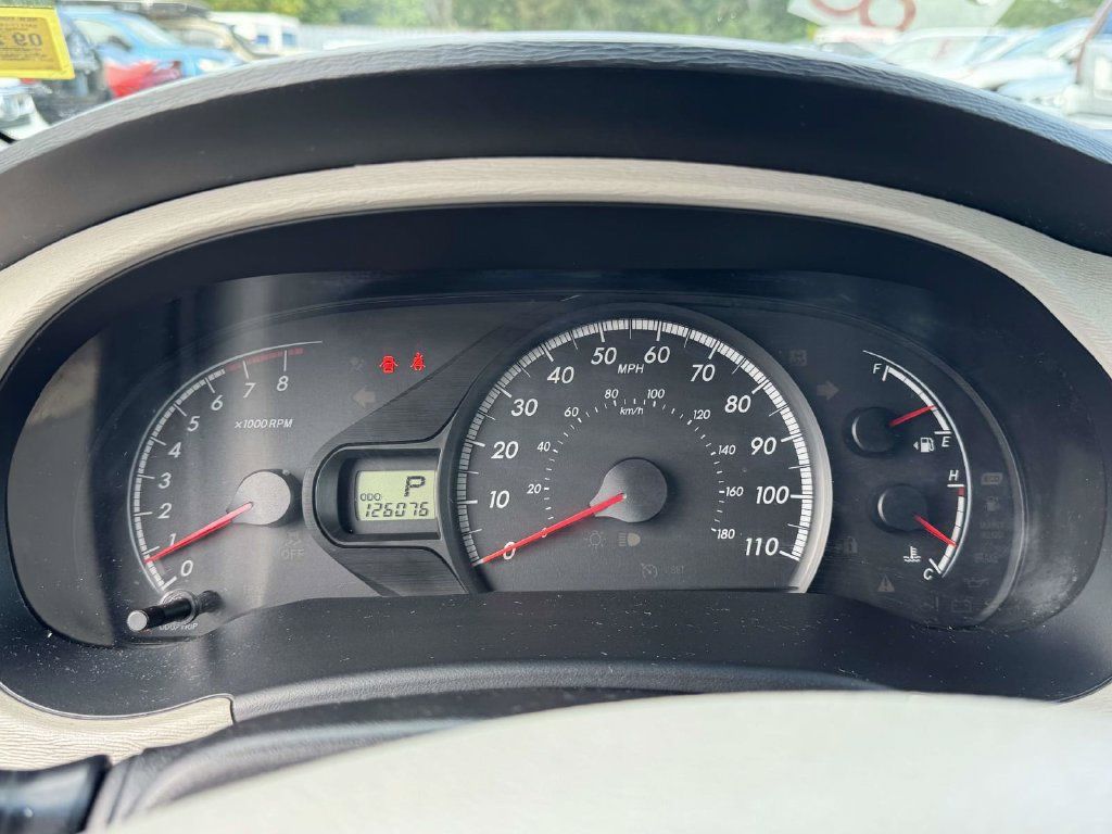 Used 2012 Toyota Sienna LE FWD image 23
