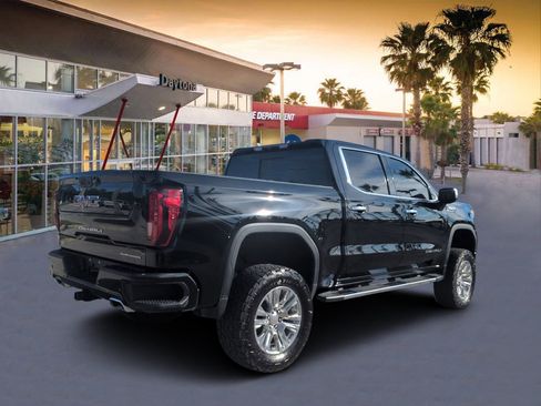 Used 2024 GMC Sierra 1500 Denali AWD/4WD image 3