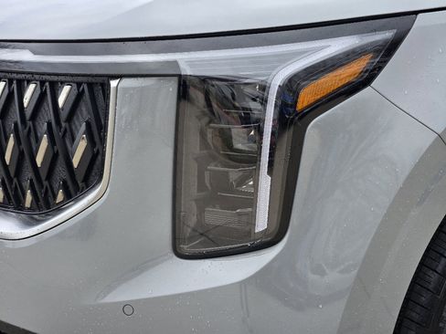 New 2026 Kia Carnival EX image 6