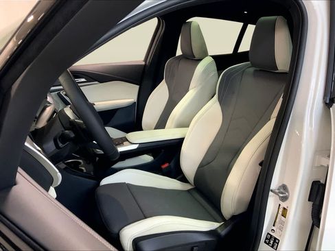 New 2026 BMW X2 xDrive28i w/ Technology Package AWD/4WD image 9