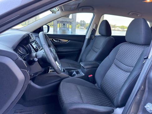 Used 2017 Nissan Rogue SV w/ Midnight Edition FWD image 11