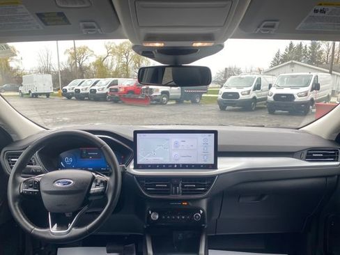 Used 2023 Ford Escape Platinum AWD/4WD image 20
