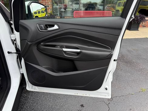 Used 2017 Ford Escape SE AWD/4WD image 22