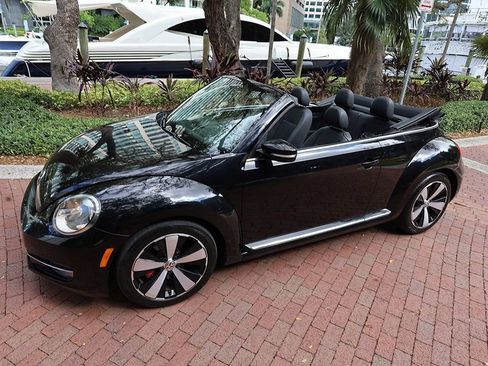 Used 2013 Volkswagen Beetle 2.0T image 23