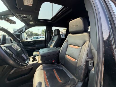 Used 2023 GMC Sierra 2500 AT4 w/ AT4 Premium Plus Package AWD/4WD image 10