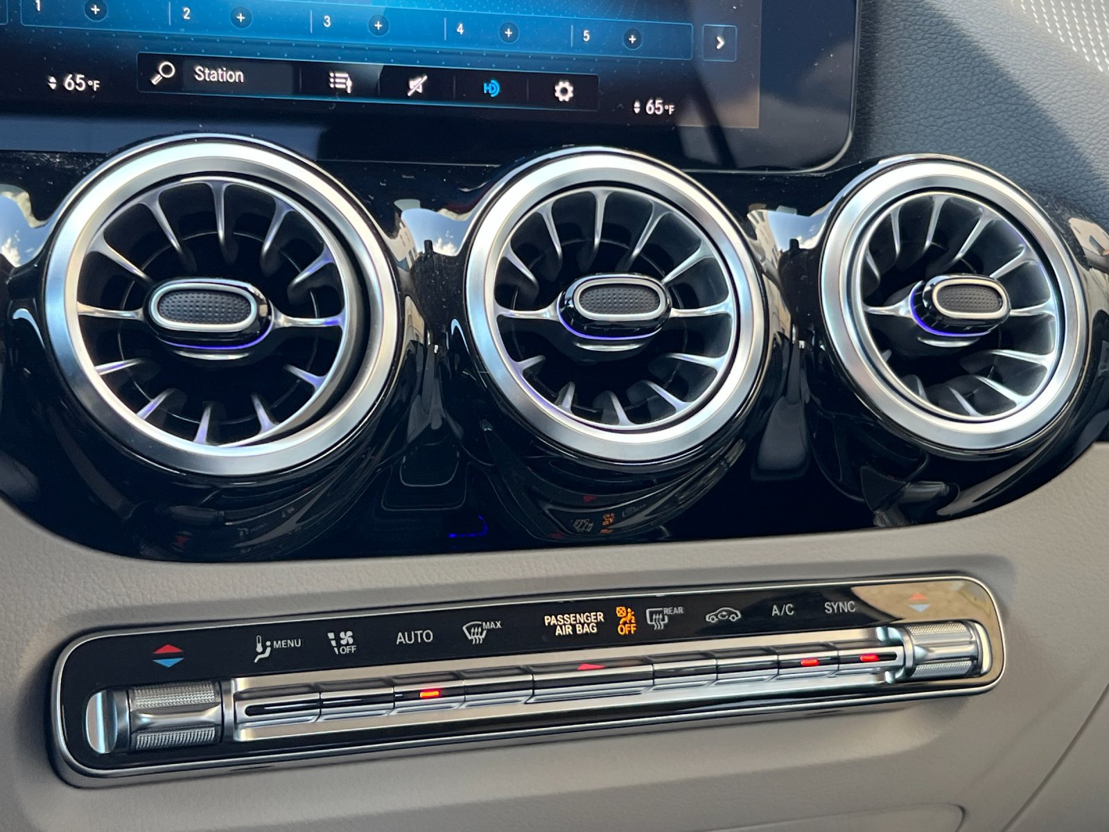 Certified 2023 Mercedes-Benz GLA 250 4MATIC image 19