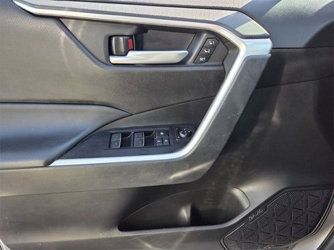 Used 2023 Toyota RAV4 XLE Premium image 25