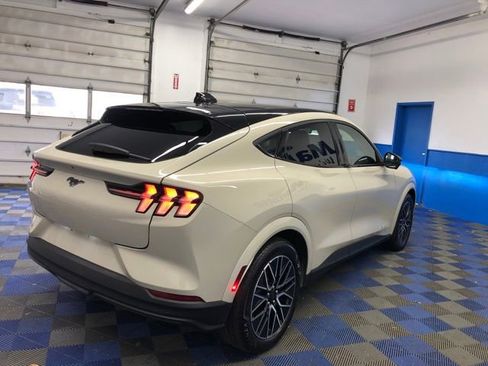 Certified 2025 Ford Mustang Mach-E Premium image 4