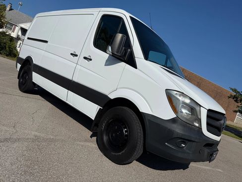 Used 2016 Mercedes-Benz Sprinter 2500 w/ Convenience Package image 39