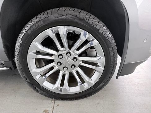 Used 2020 Cadillac Escalade Luxury w/ LPO, Radiant Package AWD/4WD image 5