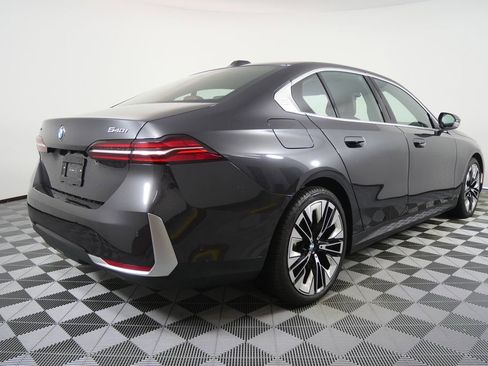 Used 2025 BMW 540i xDrive image 3
