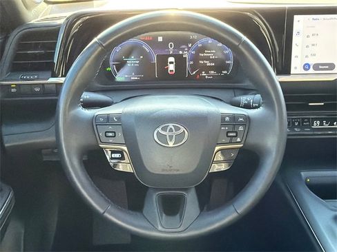 Used 2023 Toyota Crown Limited image 23