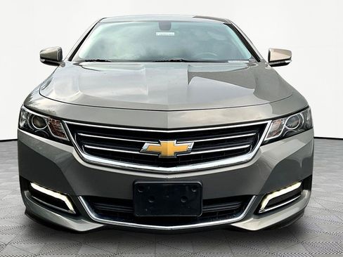 Used 2019 Chevrolet Impala LT image 2