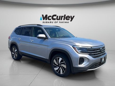 Used 2025 Volkswagen Atlas SE AWD/4WD image 8