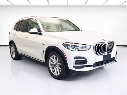 Used 2022 BMW X5 xDrive45e w/ Executive Package AWD/4WD image 3